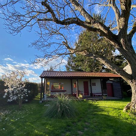 Mobilhome Sous Chalet En Bois A La Ferme Josnes Exterior foto