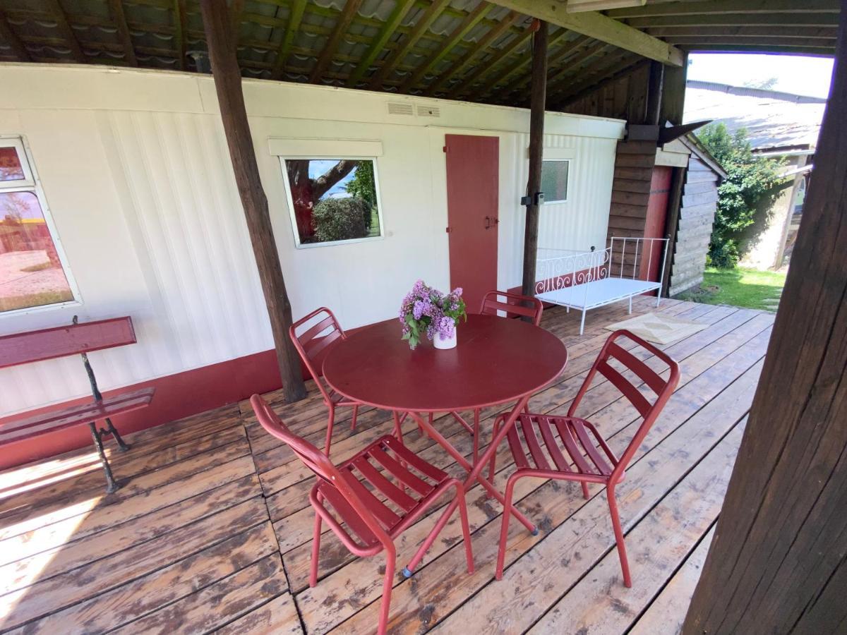 Mobilhome Sous Chalet En Bois A La Ferme Josnes Exterior foto